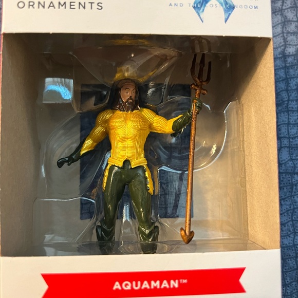 2180-MTT 2022 Hallmark Aquaman & The lost Kingdom Christmas Ornament - Picture 2 of 8